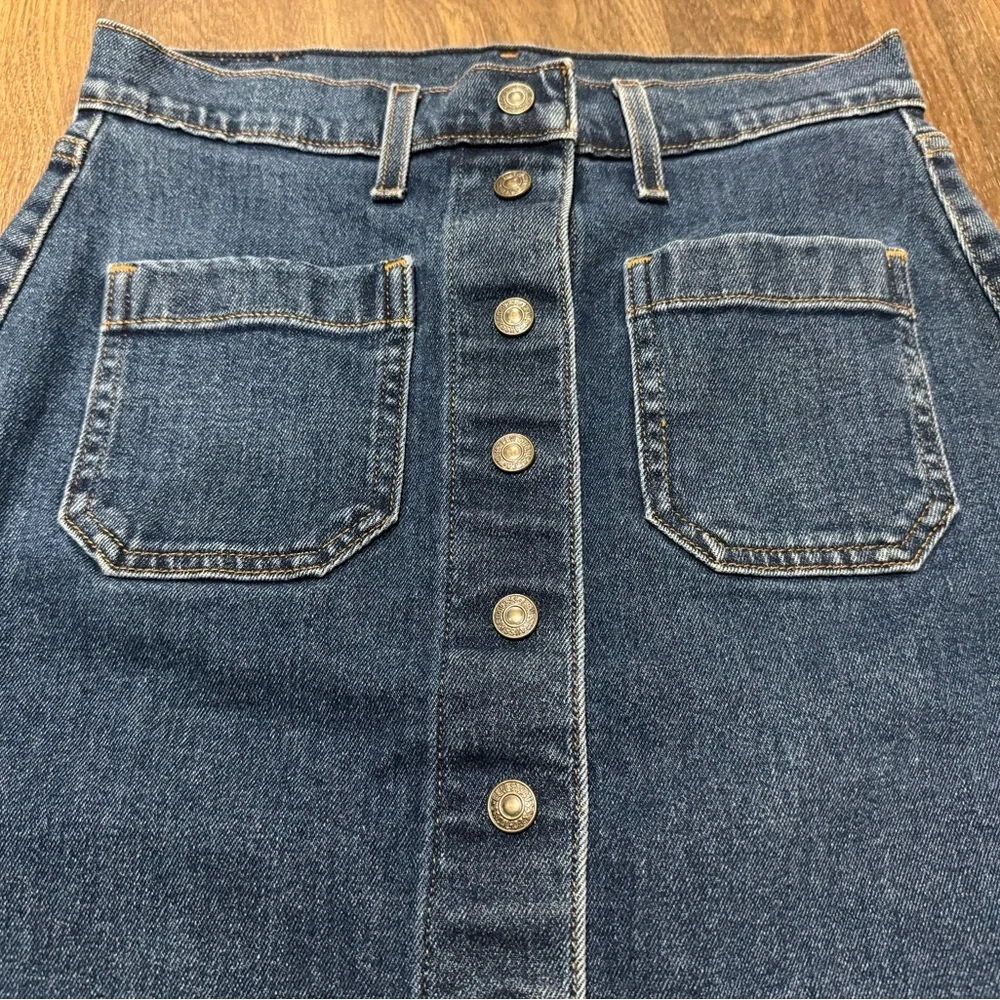 Levi's Denim Jean Skirt Women's Size 25 A-Line Button Up Front Knee Length